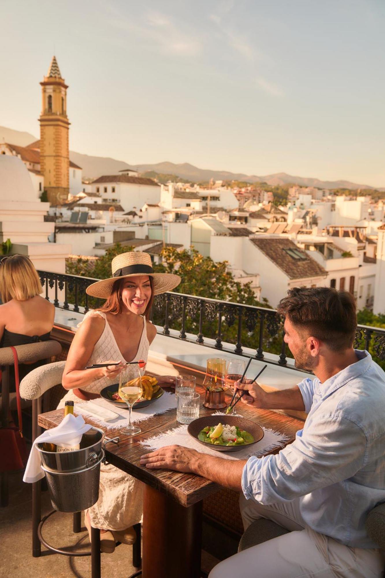 Hotel El Pilar Andalucia エステポナ エクステリア 写真