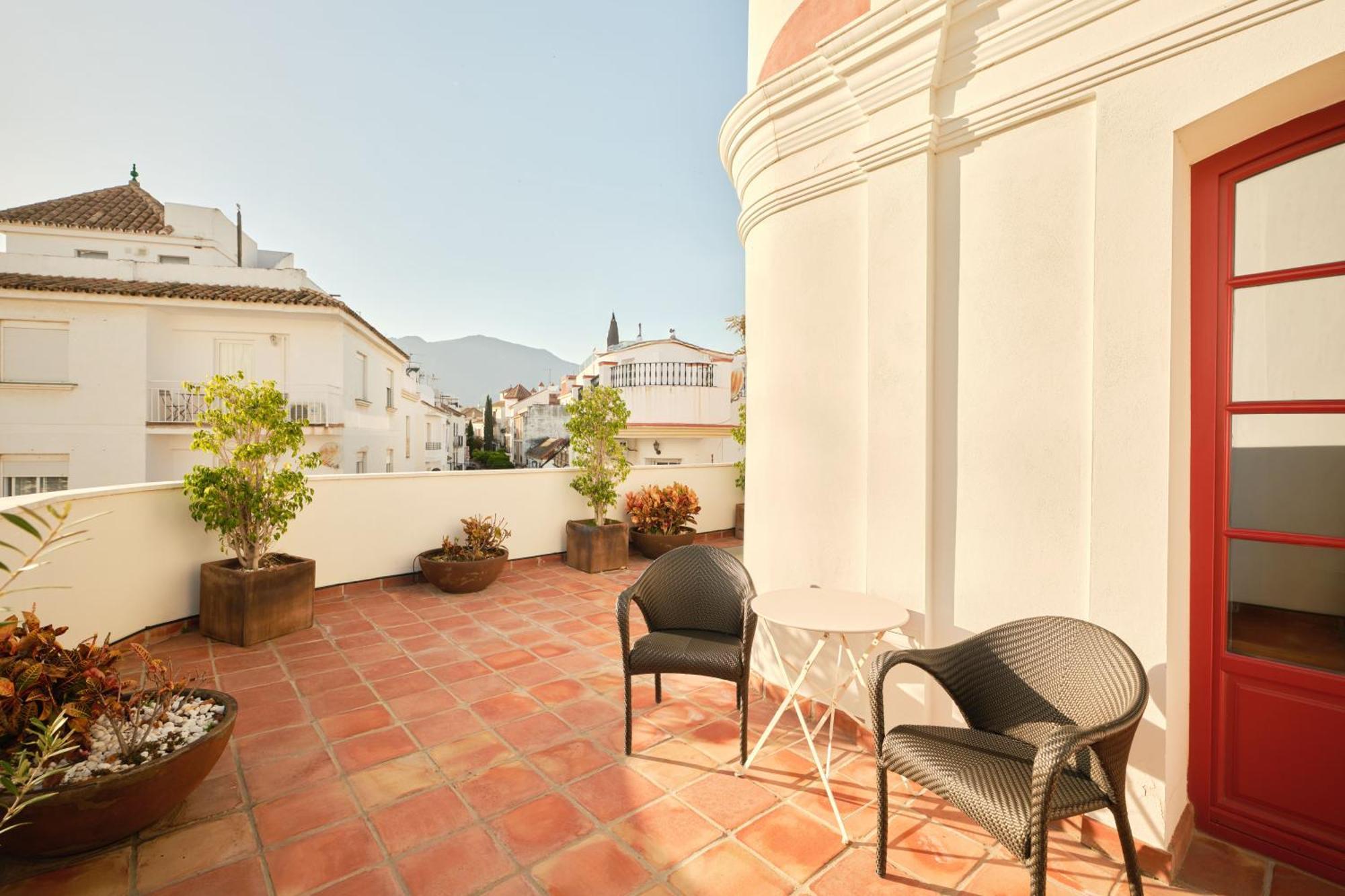 Hotel El Pilar Andalucia エステポナ エクステリア 写真